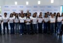 70 jóvenes latinoamericanos graduados del programa de formación en mecánica automotriz impulsado por Porsche y TECHO