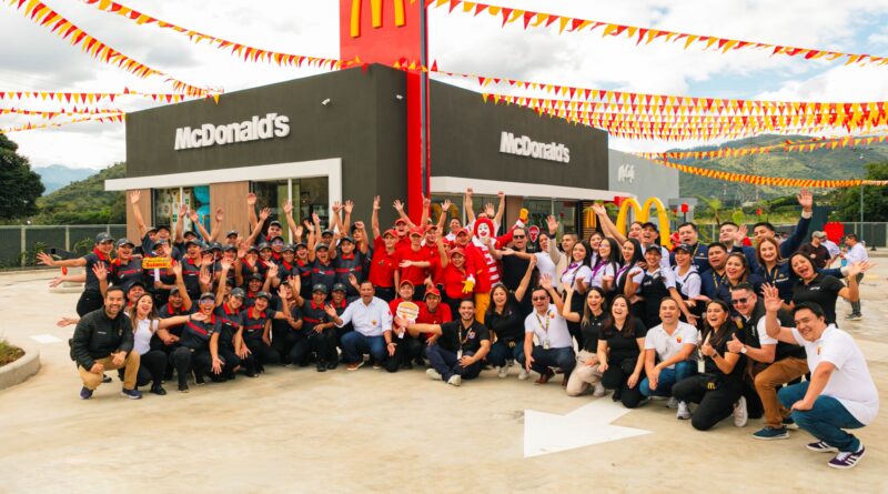 McDonald’s abre las puertas de su primer restaurante en Baja Verapaz, el número 114 en Guatemala