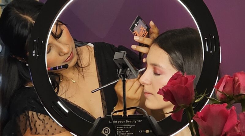 Revlon celebra el Día de la Mujer en Guatemala con una experiencia integral de belleza y bienestar 