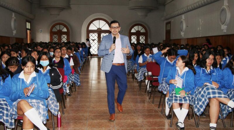BAC promueve el desarrollo personal y profesional de la juventud guatemalteca