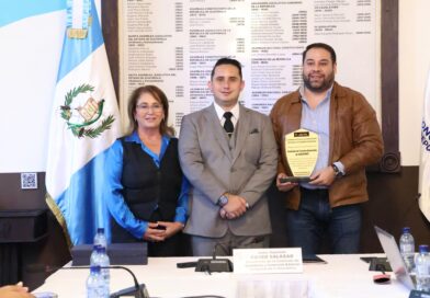 COMITURS recibe reconocimiento de la Comisión de Economía y Comercio Exterior del Congreso De la República por su compromiso en el fomento y promoción del turismo sostenible en Guatemala