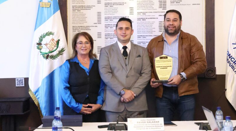 COMITURS recibe reconocimiento de la Comisión de Economía y Comercio Exterior del Congreso De la República por su compromiso en el fomento y promoción del turismo sostenible en Guatemala