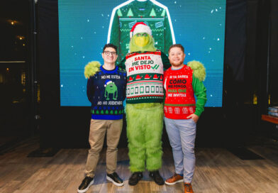 Uniformes de Guatemala presenta «Tu Navidad más calidá» con la línea de Ugly Sweaters chapines