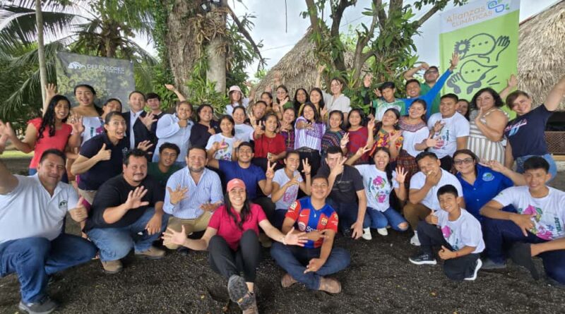 Jóvenes y comunidad de El Estor, Izabal, alzan su voz por el clima y el futuro de sus comunidades