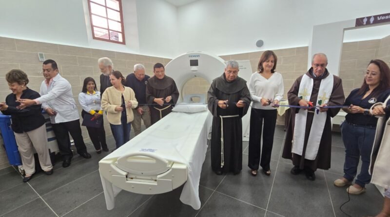 El hospital Las Obras Sociales del Santo Hermano Pedro, inaugura moderno tomógrafo