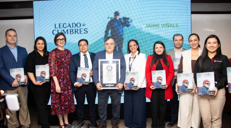 Jaime Viñals presenta “Legado de Cumbres”, su libro inspirado en el Récord Guinness por escalar los 14 volcanes más altos de Guatemala
