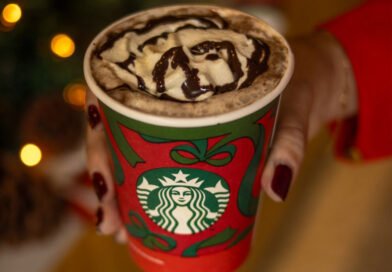 Temporada de fiestas 2025: Invita a la alegría y a la conexión con Starbucks®