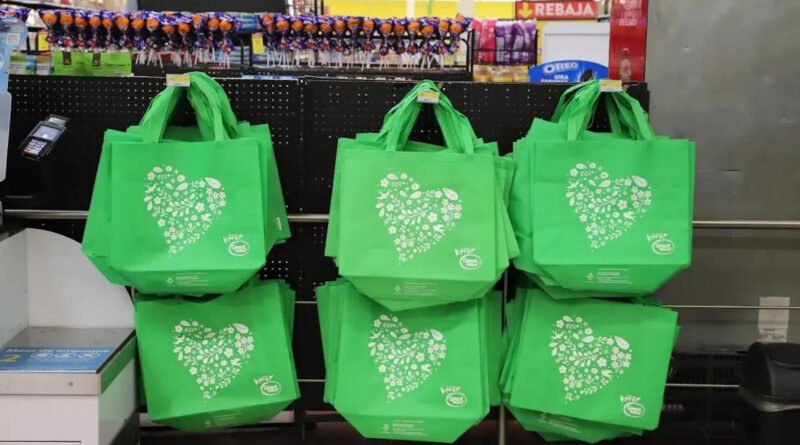 Walmart recicla 17,900 toneladas y evita 524 millones de bolsas plásticas en Guatemala
