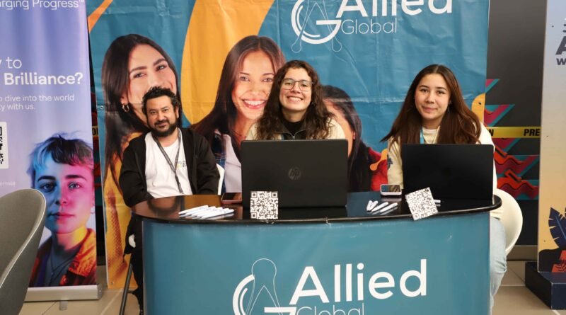 Más de 1,000 oportunidades laborales y 300 becas de inglés que encontrarás en la feria del Sector de Contact Center & BPO