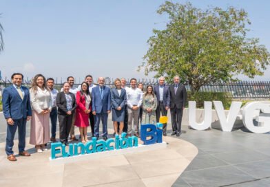 Fundación Bi obtiene certificación académica de la UVG para su Programa de Educación Financiera