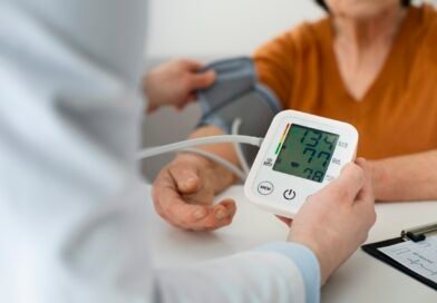 La presión arterial alta puede aparecer a cualquier edad: Una experta comparte consejos de prevención