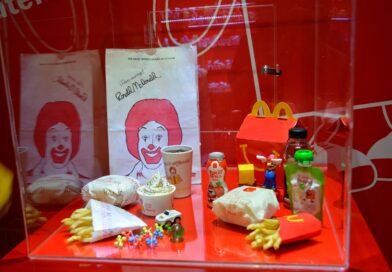McDonald’s celebra el legado de Doña Yoly de Cofiño y la Cajita Feliz en la convención mundial “Worldwide 2026”