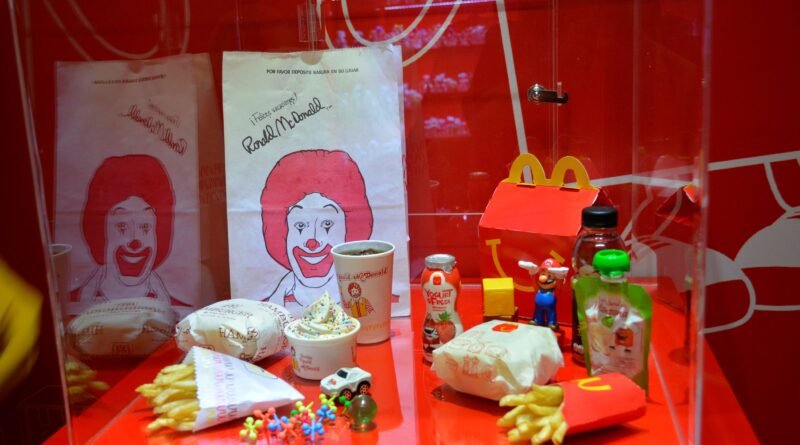 McDonald’s celebra el legado de Doña Yoly de Cofiño y la Cajita Feliz en la convención mundial “Worldwide 2026”