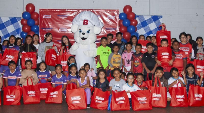 Bimbo Guatemala fortalece la cancha y la mesa con “Nutriendo tus Sueños”