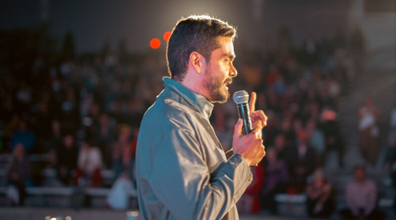 Jayro Bustamante presenta «Cordillera de Fuego» en una noche que celebró el cine guatemalteco 