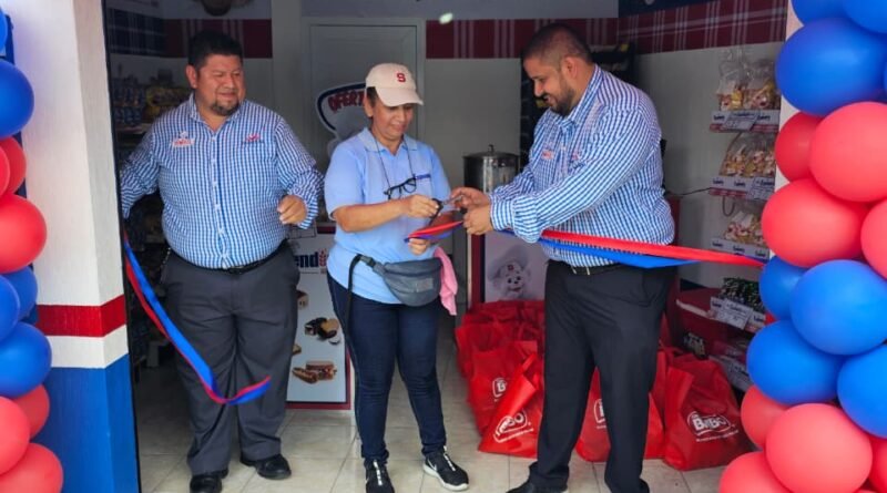 Bimbo Guatemala fortalece a Huellas de Amor con un nuevo expendio con sentido social 