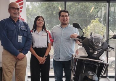 Somos Crédito celebra al ganador del Viaje Mundialista: una aventura sobre dos ruedas que unió a Guatemala con México