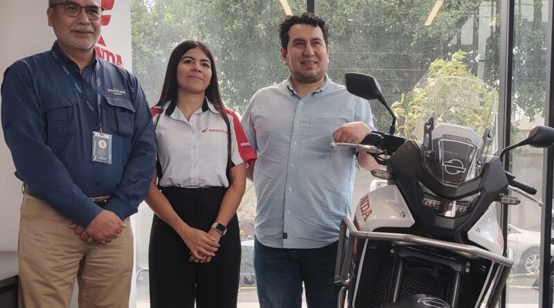 Somos Crédito celebra al ganador del Viaje Mundialista: una aventura sobre dos ruedas que unió a Guatemala con México