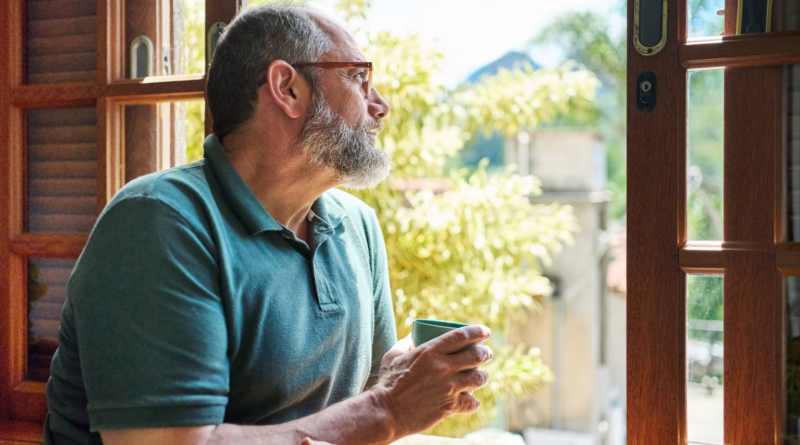 Cáncer de mama masculino: El riesgo aumenta con la edad, explica experta de Mayo Clinic